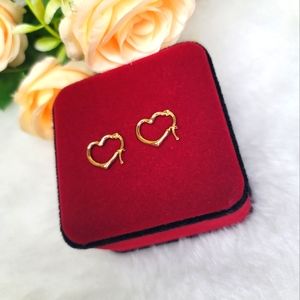 SOLD 18k Gold Minimalist Heart Earrings